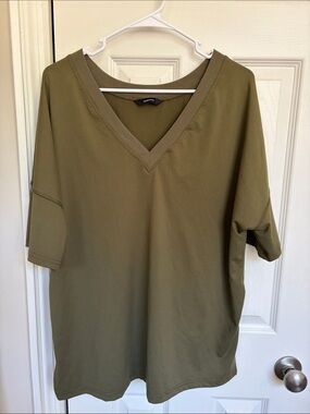 Dokotoo Relaxed V-Neck Short Sleeve Tee - Olive